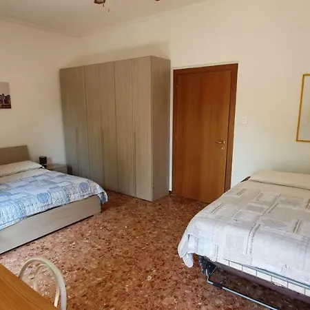 Lo Scoiattolo Bed & Breakfast 3*